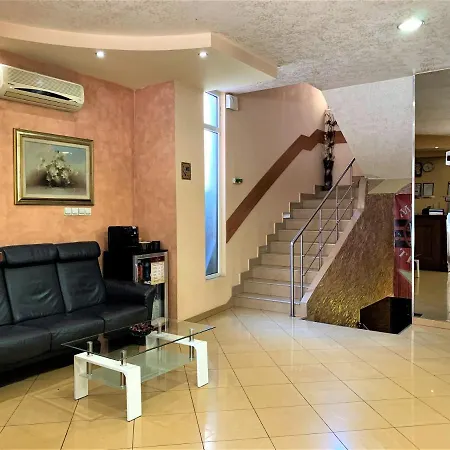 Trayana Hotel 3*